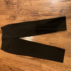 Talbots bi stretch brown side zip pants. Waist: 26”
Inseam: 30”